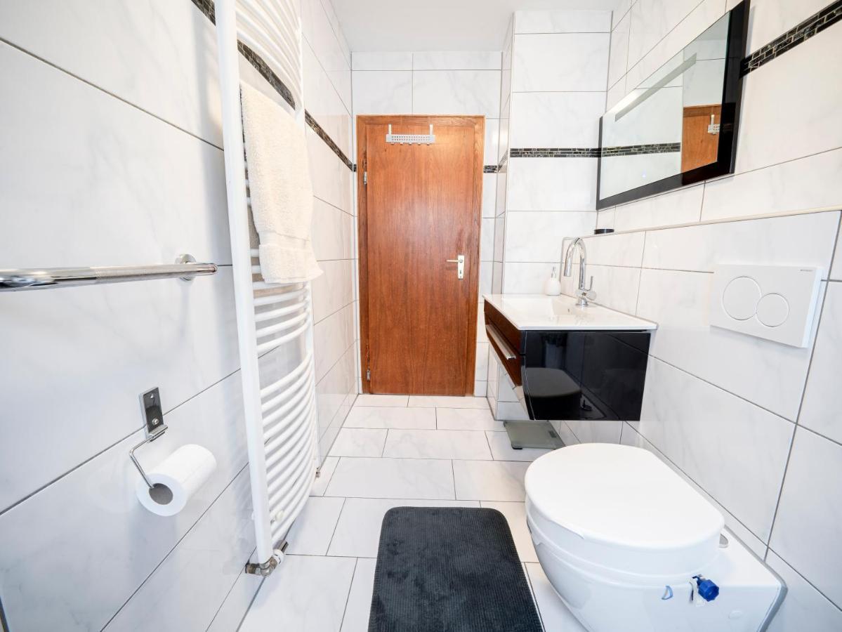 Truth Fuer 5 - King Size Betten, Kamin, Garten, Xxl Couch, Smart-Tv Dortmund Exterior foto